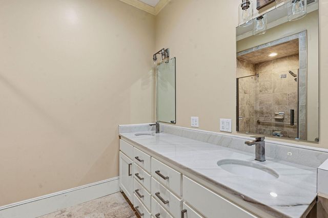 1232 Spruce ST, Lockhart, TX 78644