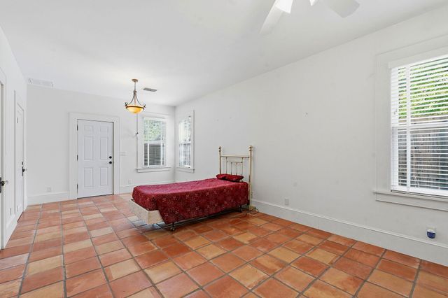 1232 Spruce ST, Lockhart, TX 78644
