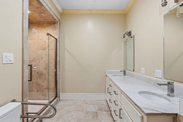 1232 Spruce ST, Lockhart, TX 78644