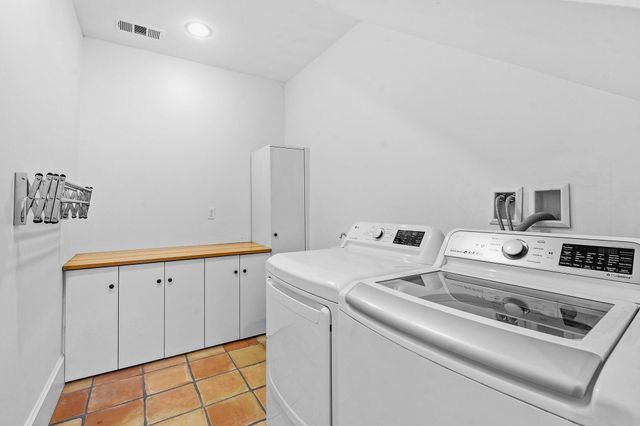 1232 Spruce ST, Lockhart, TX 78644