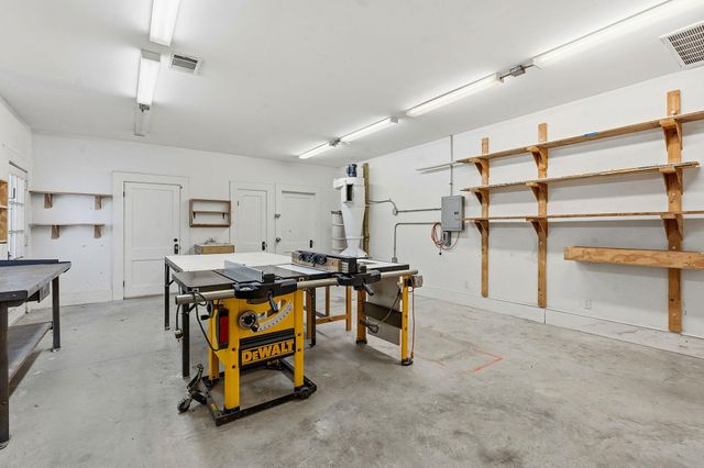 1232 Spruce ST, Lockhart, TX 78644