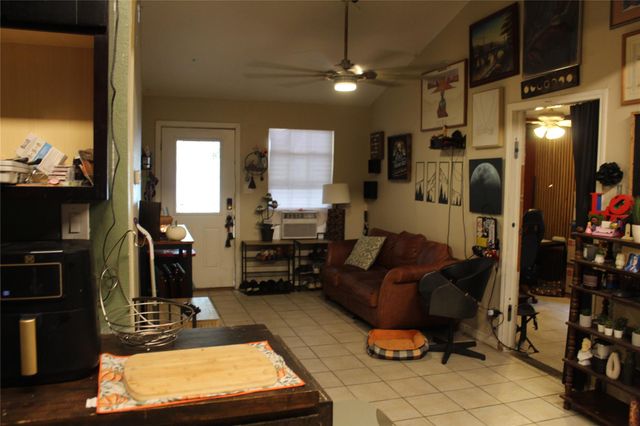 1113 Ebert Ave, Austin, TX 78721