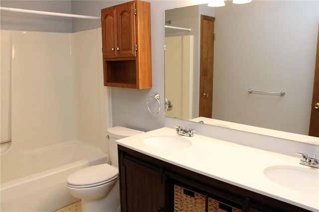 2902 MARCELLA Drive, Erie, PA 16506