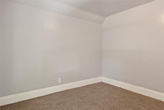 18 6th Street, Rochester, NY 14605