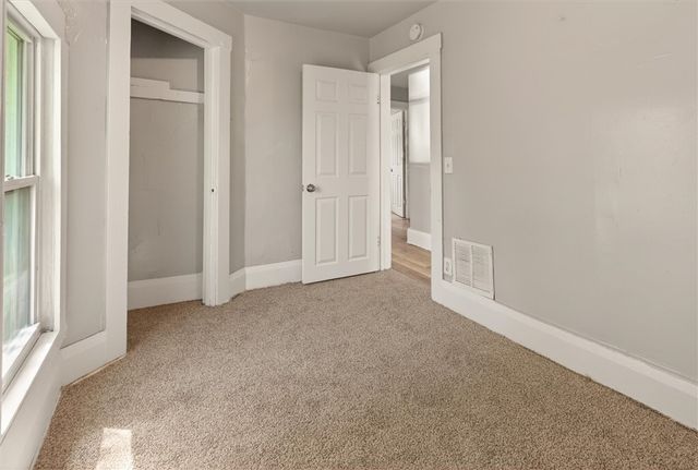 18 6th Street, Rochester, NY 14605