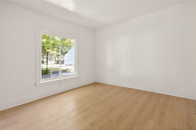 18 6th Street, Rochester, NY 14605