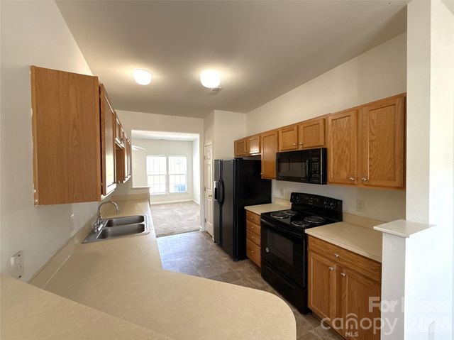 4237 Coulter Crossing, Charlotte, NC 28213