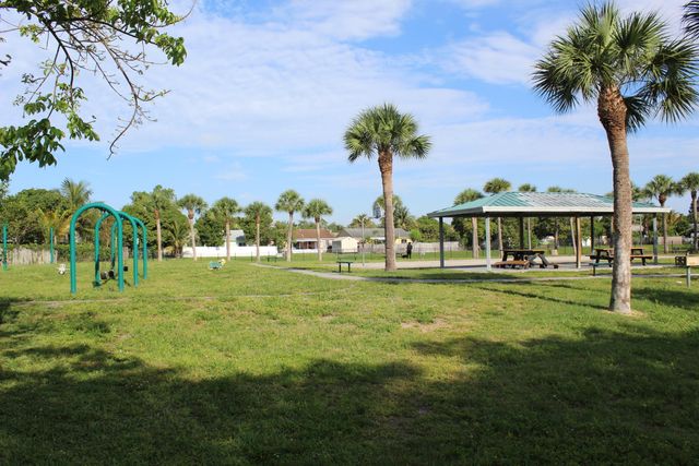 7427 Pinedale Drive, Boynton Beach, FL 33436