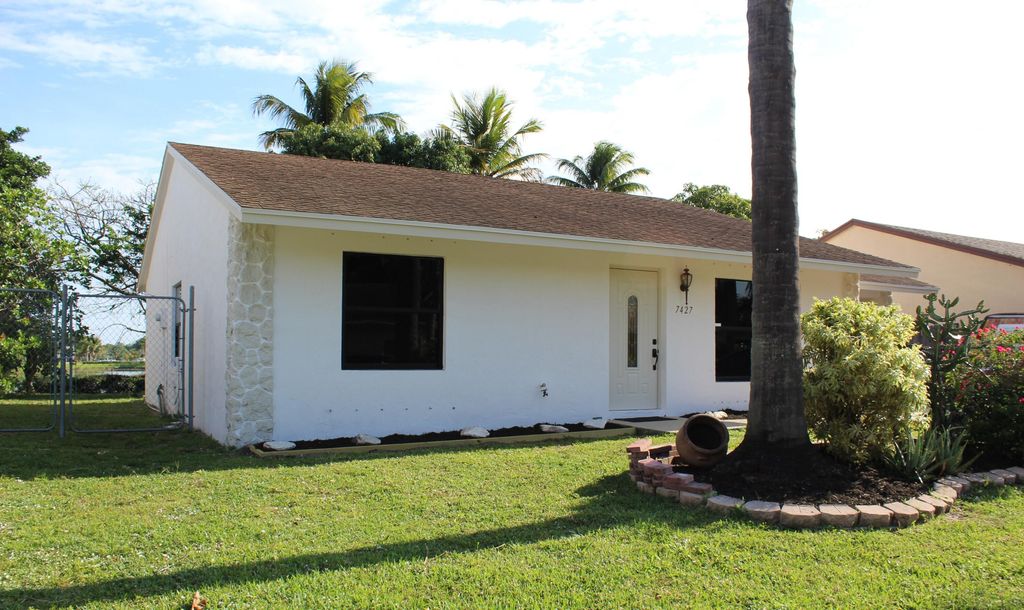7427 Pinedale Drive, Boynton Beach, FL 33436