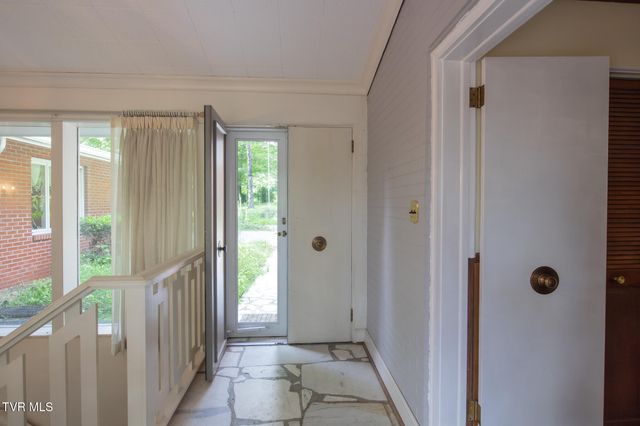 479 Holston Drive, Blountville, TN 37617