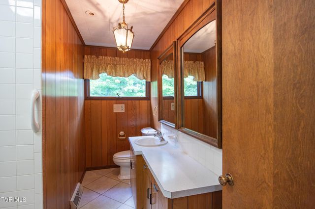 479 Holston Drive, Blountville, TN 37617