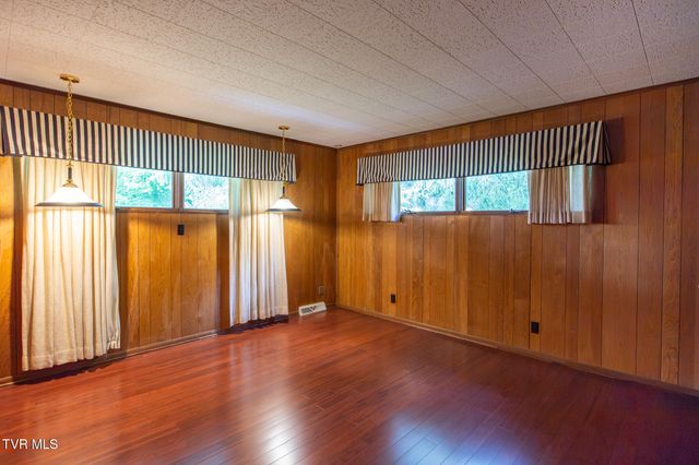 479 Holston Drive, Blountville, TN 37617