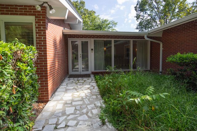 479 Holston Drive, Blountville, TN 37617