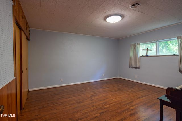 479 Holston Drive, Blountville, TN 37617