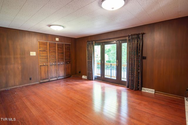 479 Holston Drive, Blountville, TN 37617