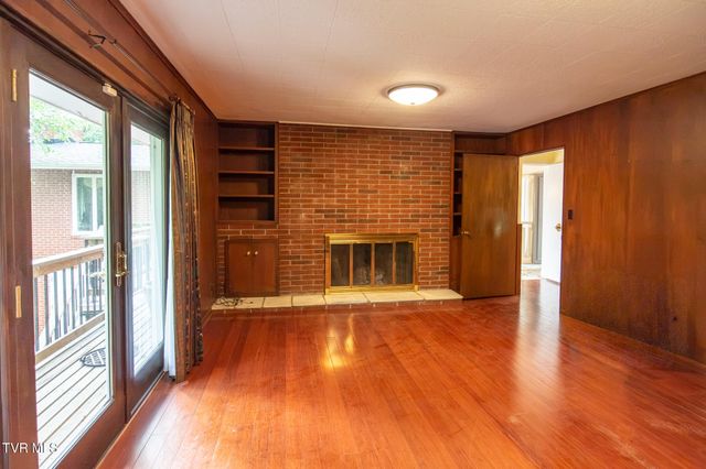 479 Holston Drive, Blountville, TN 37617