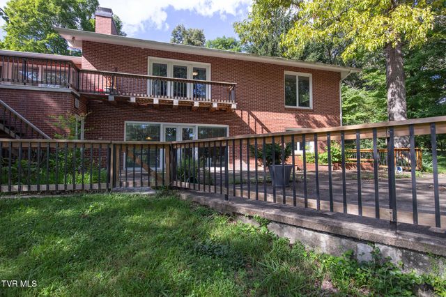 479 Holston Drive, Blountville, TN 37617