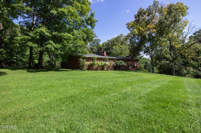 479 Holston Drive, Blountville, TN 37617