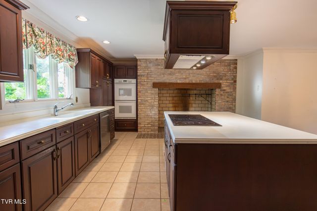 479 Holston Drive, Blountville, TN 37617