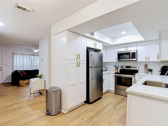 14732 PINE GLEN CIRCLE, Lutz, FL 33559