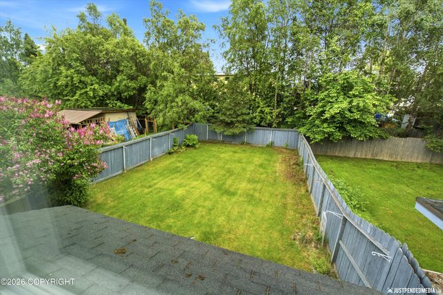 3516 W 43rd Avenue, Anchorage, AK 99517
