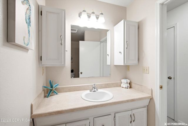 3516 W 43rd Avenue, Anchorage, AK 99517