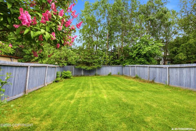 3516 W 43rd Avenue, Anchorage, AK 99517
