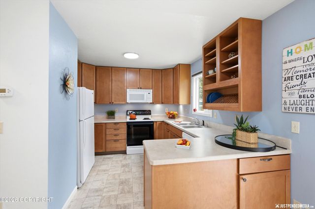 3516 W 43rd Avenue, Anchorage, AK 99517