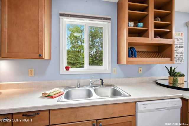 3516 W 43rd Avenue, Anchorage, AK 99517