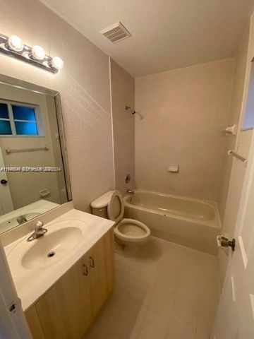 909 SW 6th Pl, Florida City, FL 33034