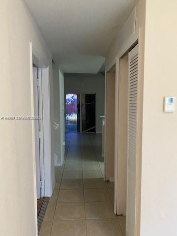 909 SW 6th Pl, Florida City, FL 33034