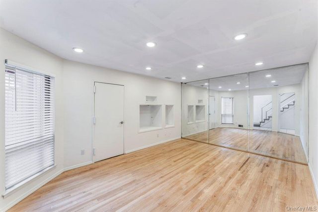 124 Foxwood Drive, Jericho, NY 11753