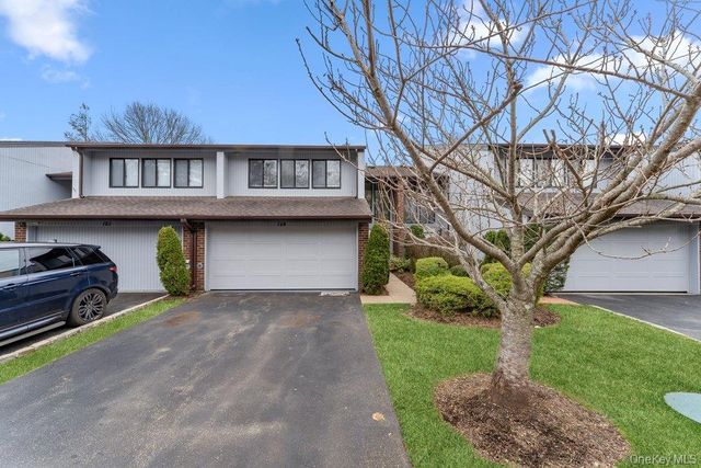 124 Foxwood Drive, Jericho, NY 11753