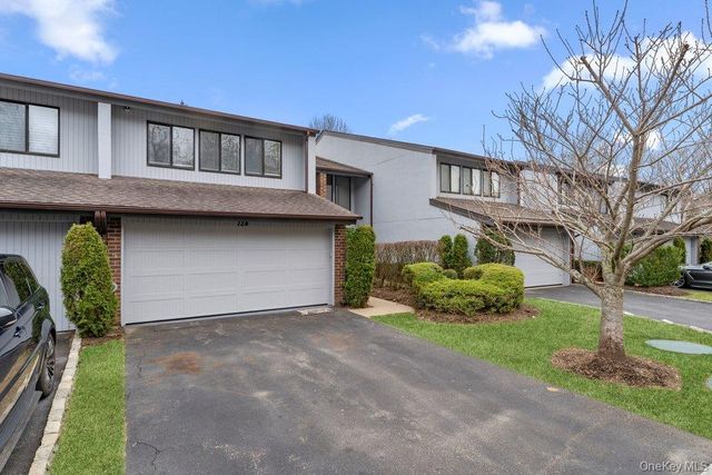 124 Foxwood Drive, Jericho, NY 11753