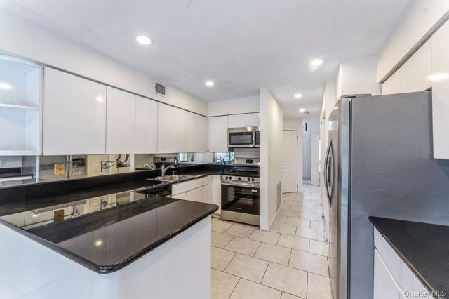 124 Foxwood Drive, Jericho, NY 11753