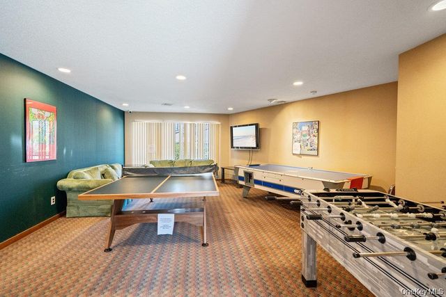 124 Foxwood Drive, Jericho, NY 11753