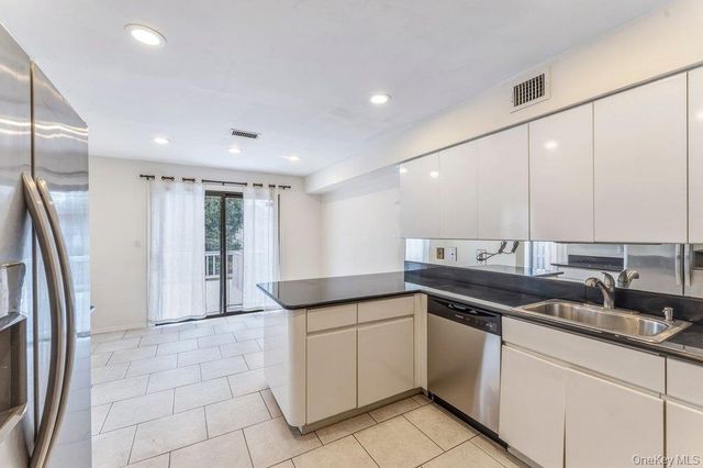 124 Foxwood Drive, Jericho, NY 11753