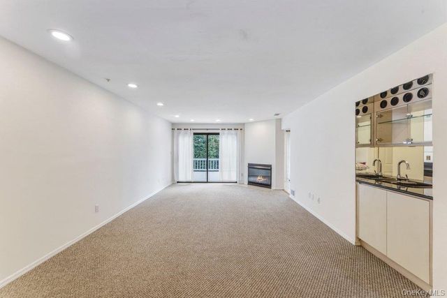 124 Foxwood Drive, Jericho, NY 11753