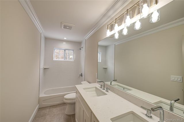 2 Mini Court, Manorville, NY 11949