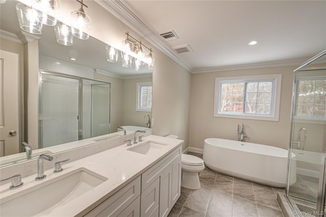 2 Mini Court, Manorville, NY 11949