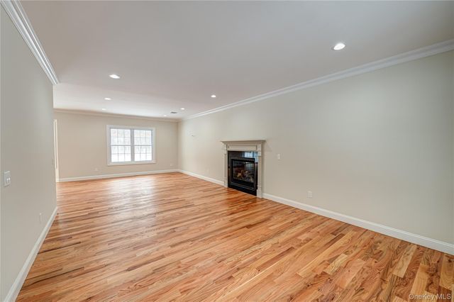 2 Mini Court, Manorville, NY 11949