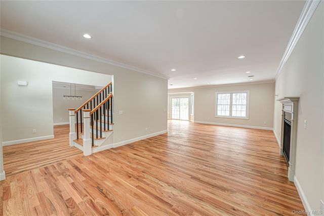 2 Mini Court, Manorville, NY 11949