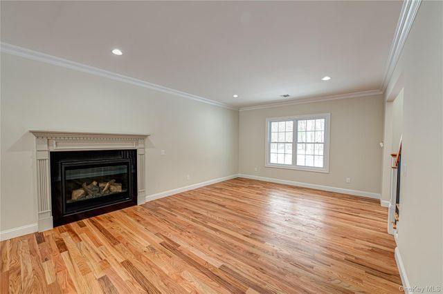 2 Mini Court, Manorville, NY 11949