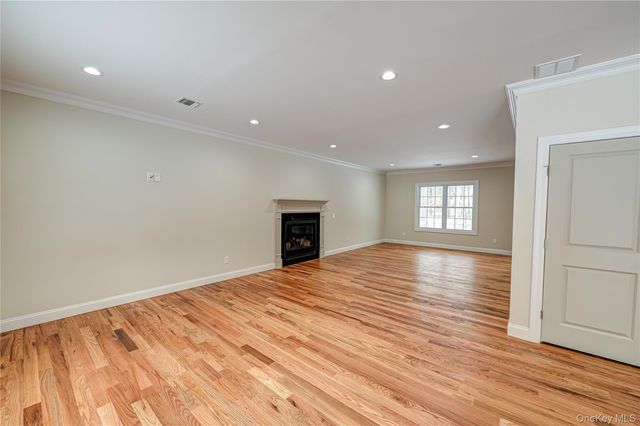 2 Mini Court, Manorville, NY 11949