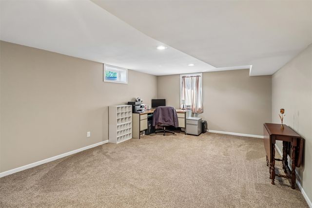 1405 W Grandview Drive, Knoxville, IA 50138