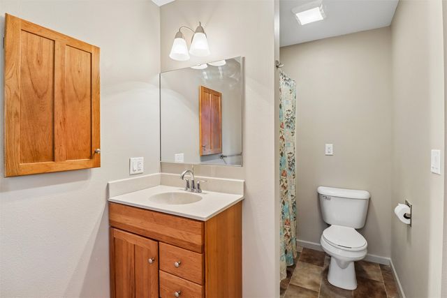 1405 W Grandview Drive, Knoxville, IA 50138