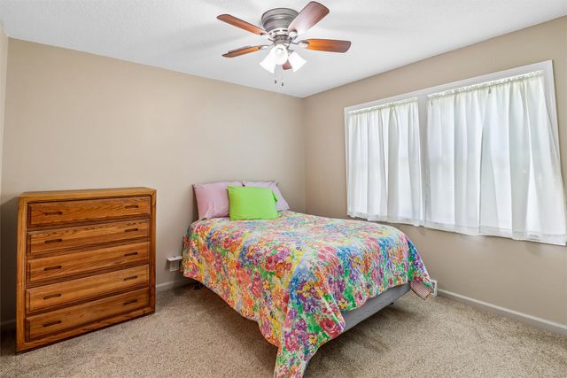 1405 W Grandview Drive, Knoxville, IA 50138