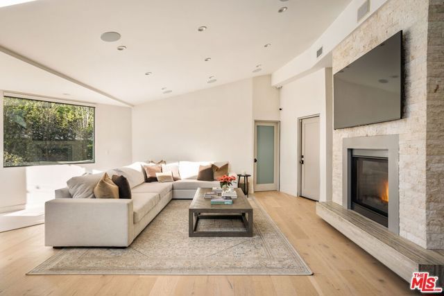 2450 Nalin Drive, Los Angeles, CA 90077
