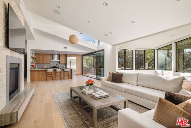 2450 Nalin Drive, Los Angeles, CA 90077