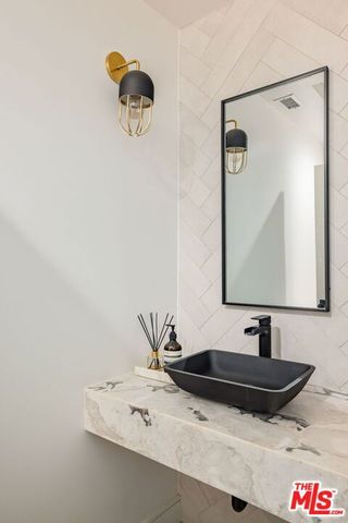 2450 Nalin Drive, Los Angeles, CA 90077